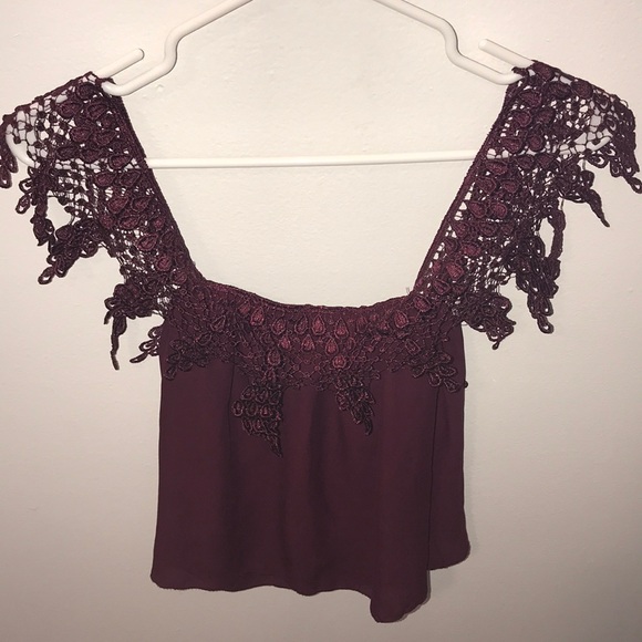 Size S, Off the Shoulder Top - Picture 1 of 2